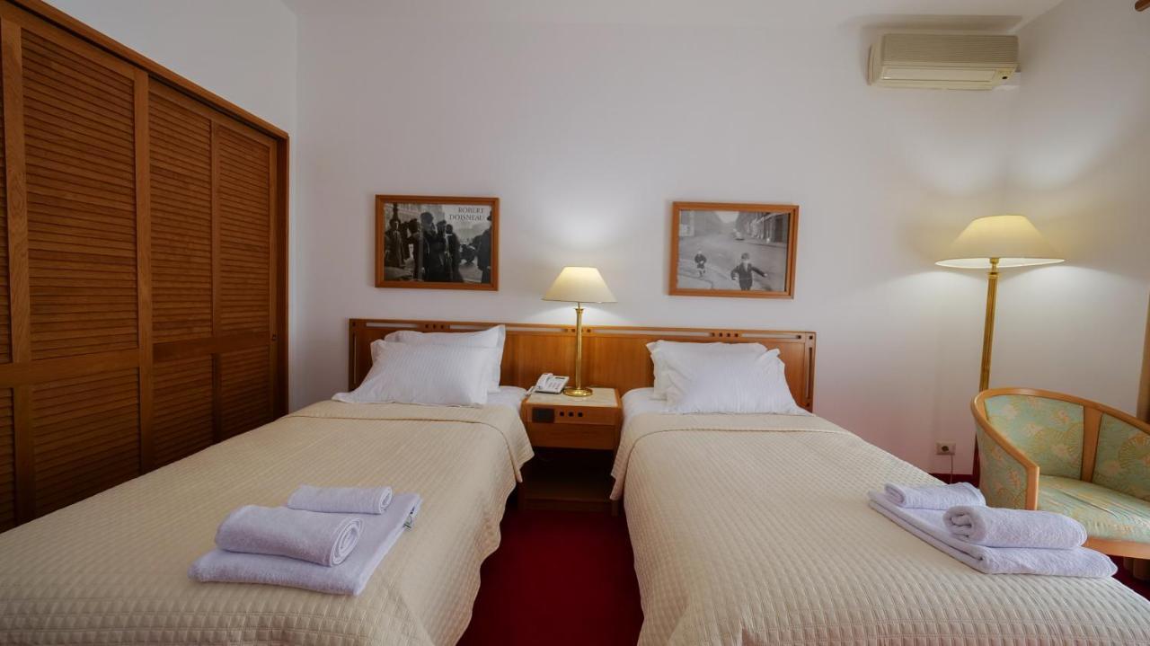 Chateau Linza Resort Tirana Exterior photo
